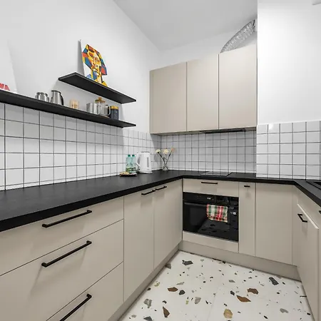 Namyslowska Superior By Bookinghost وارسو