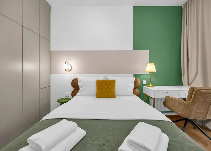 Namyslowska Superior By Bookinghost *